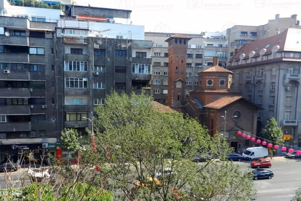 Two Rooms Balcescu Boulevard 9