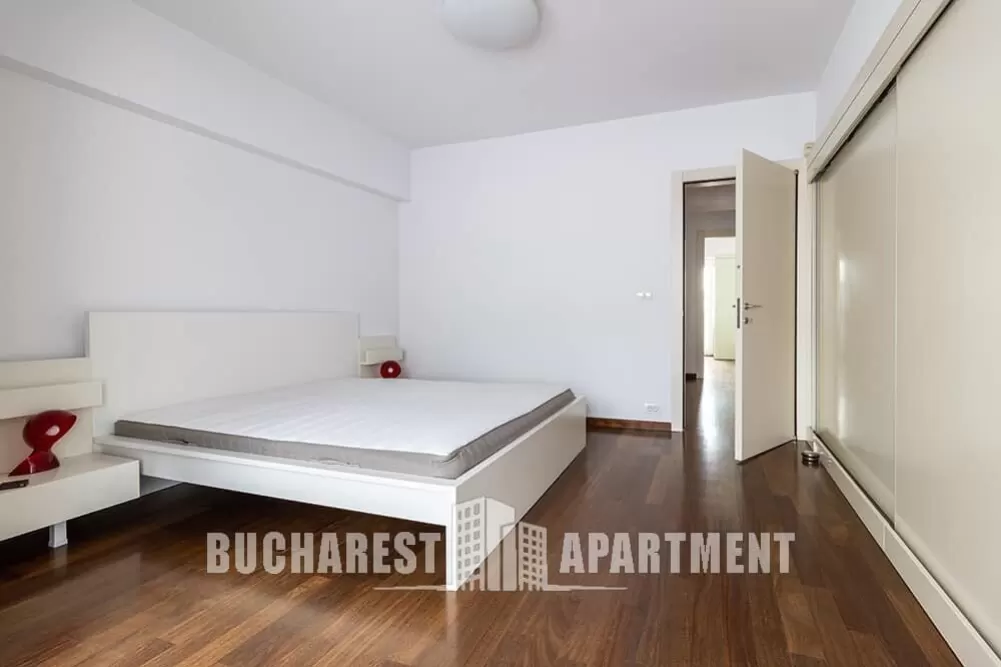 4 Rooms for Rent Unirii Boulevard 7