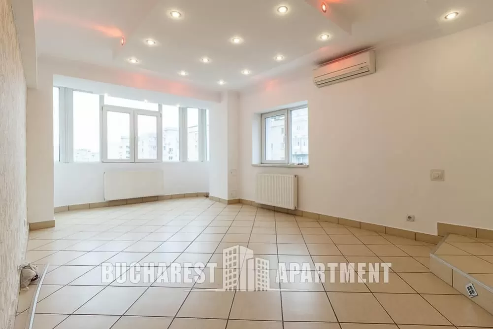 3 Rooms for Rent Decebal Boulevard 1