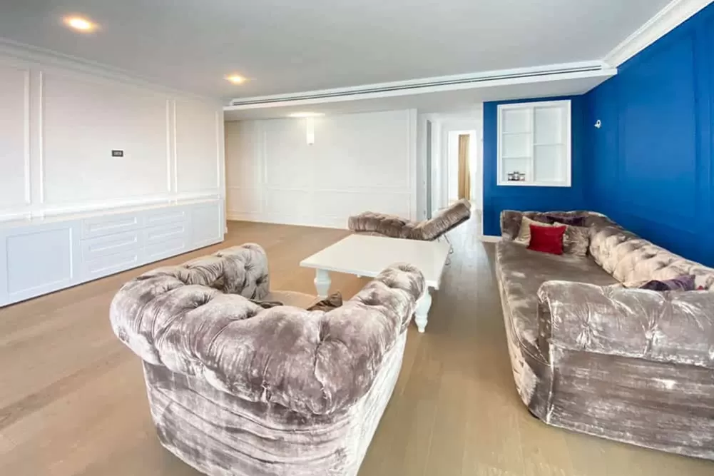 Cortina Residence Luxury 4 Rooms Apartment 1