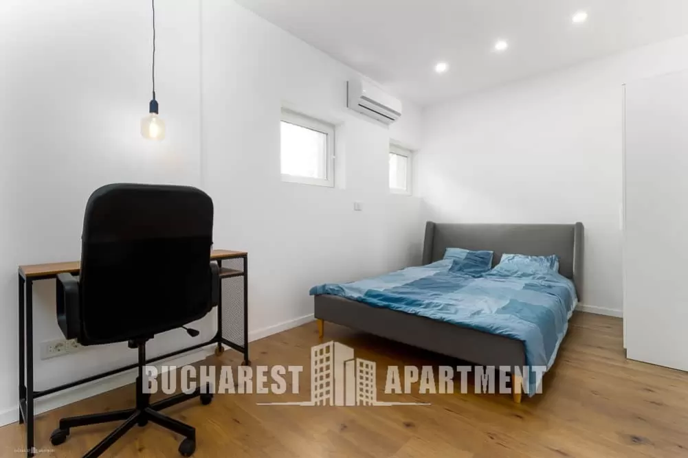 5 Rooms Apartment For Rent Unirii 8