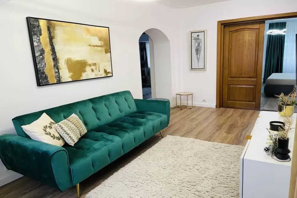 Beautiful 3 Rooms apartment Victoriei Square 1