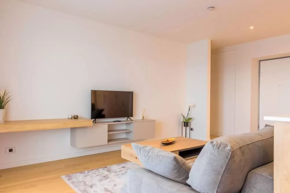 2 Rooms Apartment Aviatiei Tower 6
