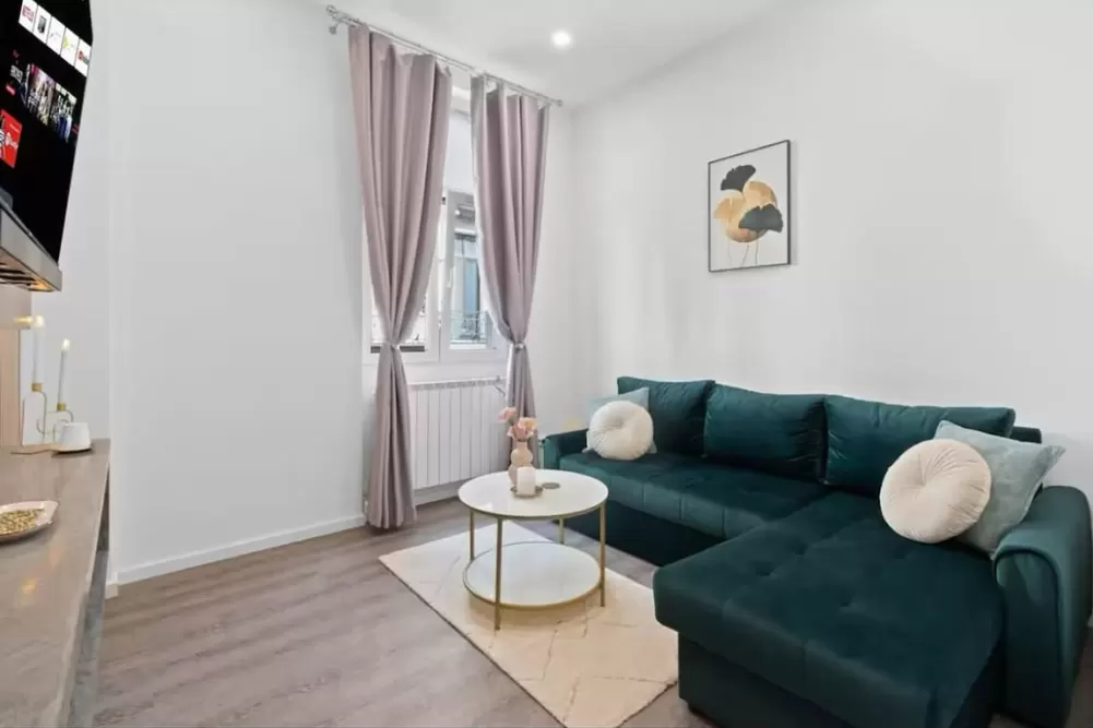 Renovated 2 Rooms Apartment Old Town 4