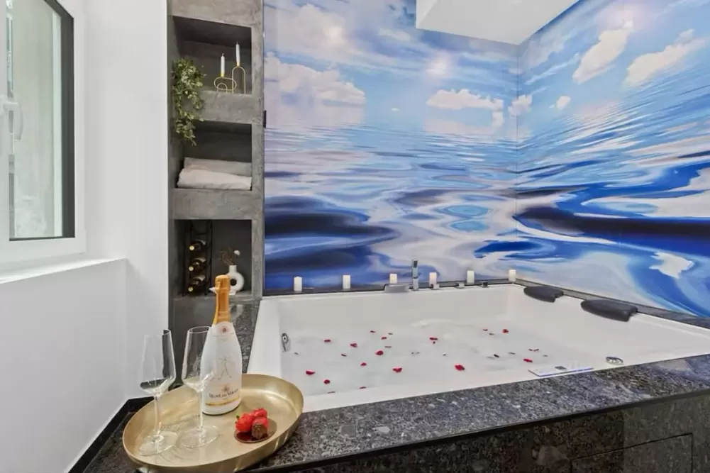 Renovated 2 Rooms Apartment Old Town 5