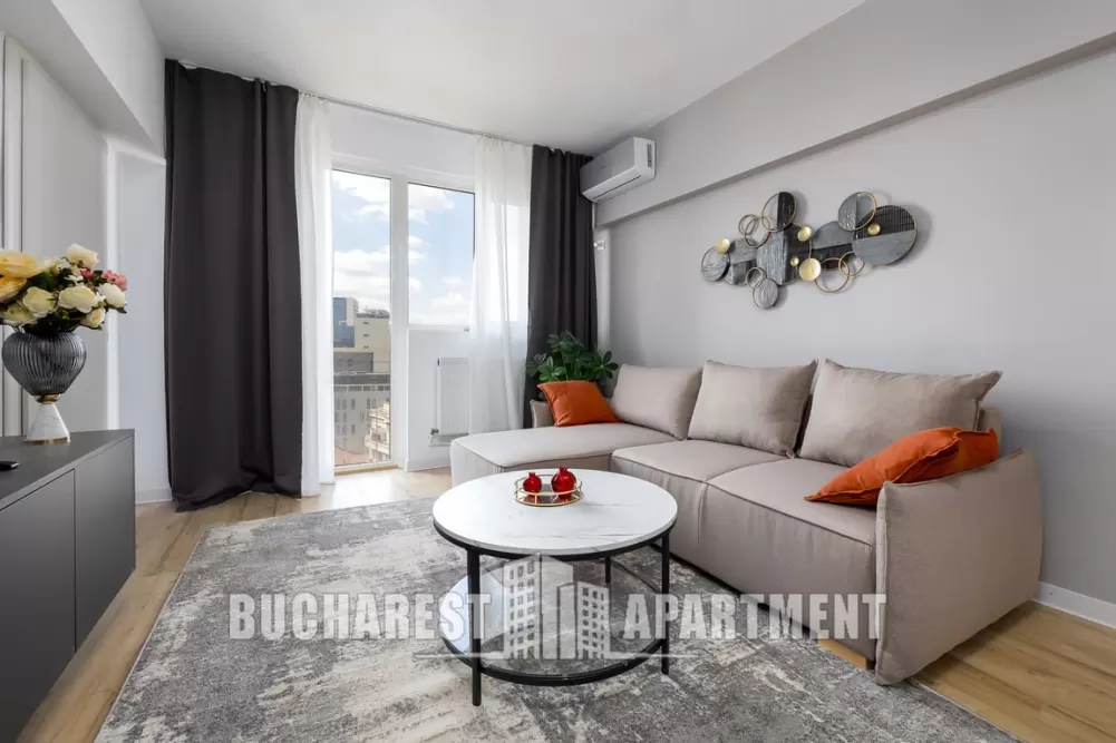 Contemporary Design Apartment Piata Romana 1