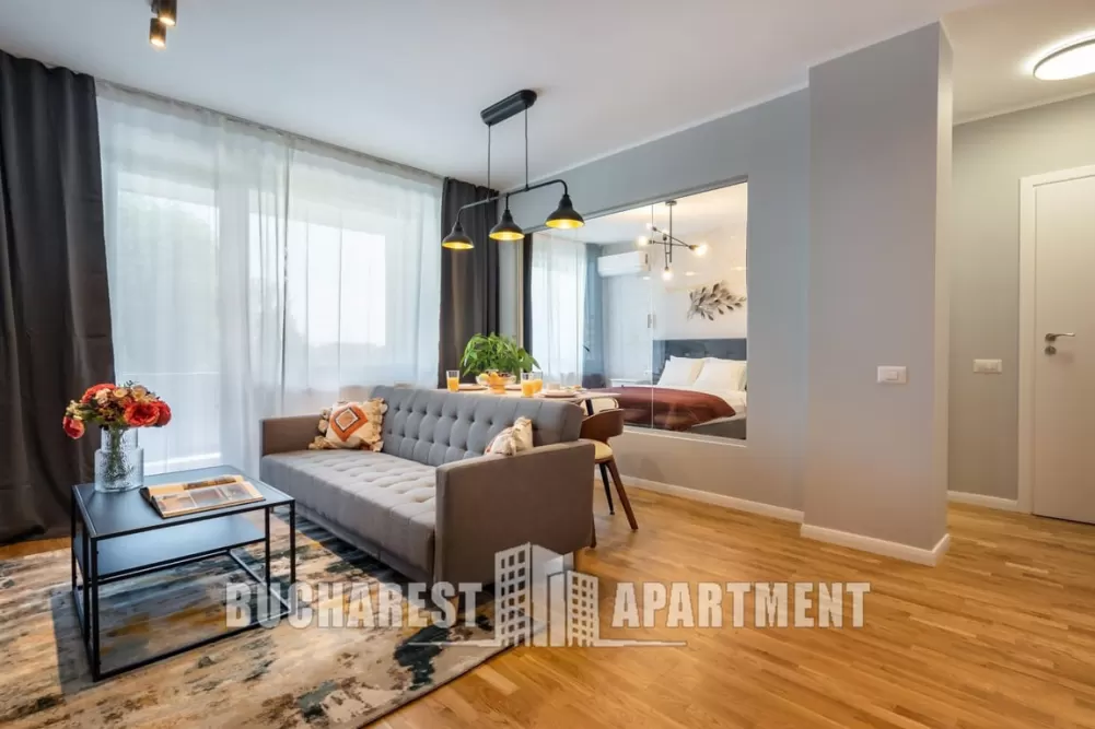 Apartament cu 3 camere de vânzare în Piața Romană 1