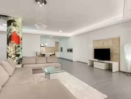 4 Rooms Apartment Persepolis Complex Herastrau