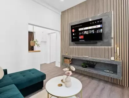 Renovated 2 Rooms Apartment Old Town
